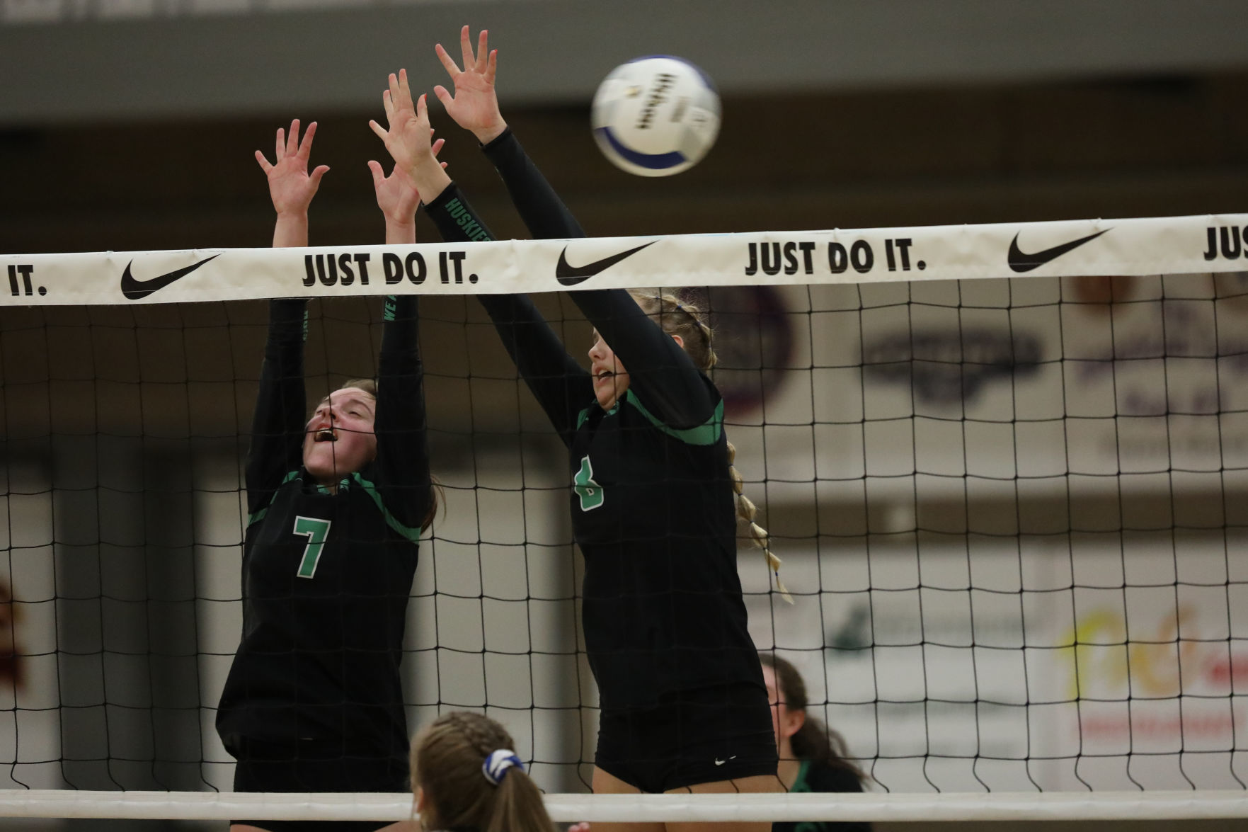 Sweet Home vs. Valley Catholic Volleyball Championship